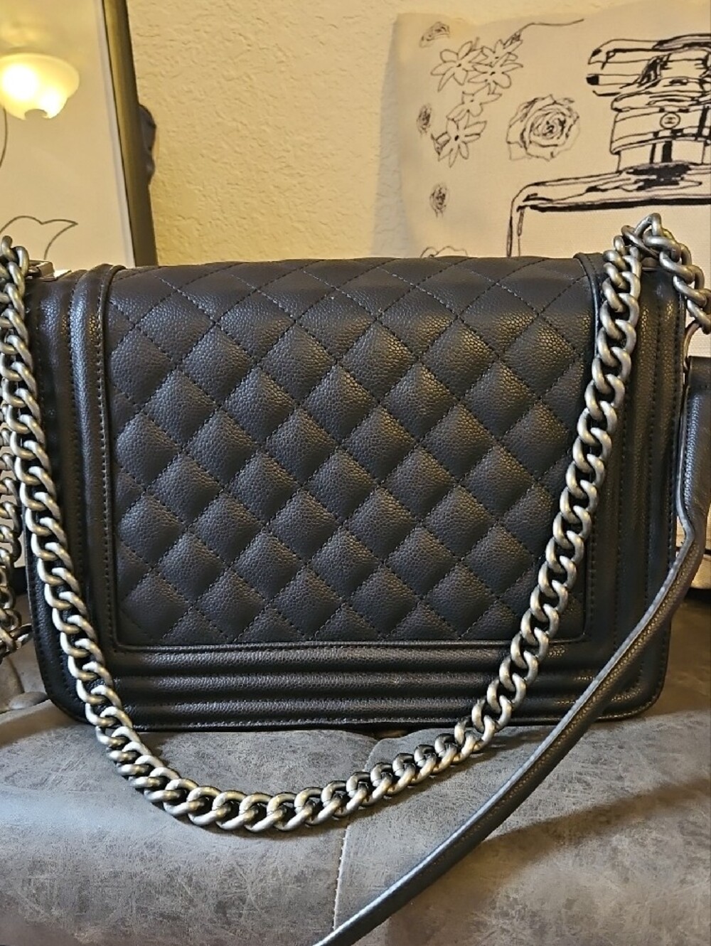 Source Unknown Black Quilted Shoulder Bag with Silver Chain - Picture 5 of 8